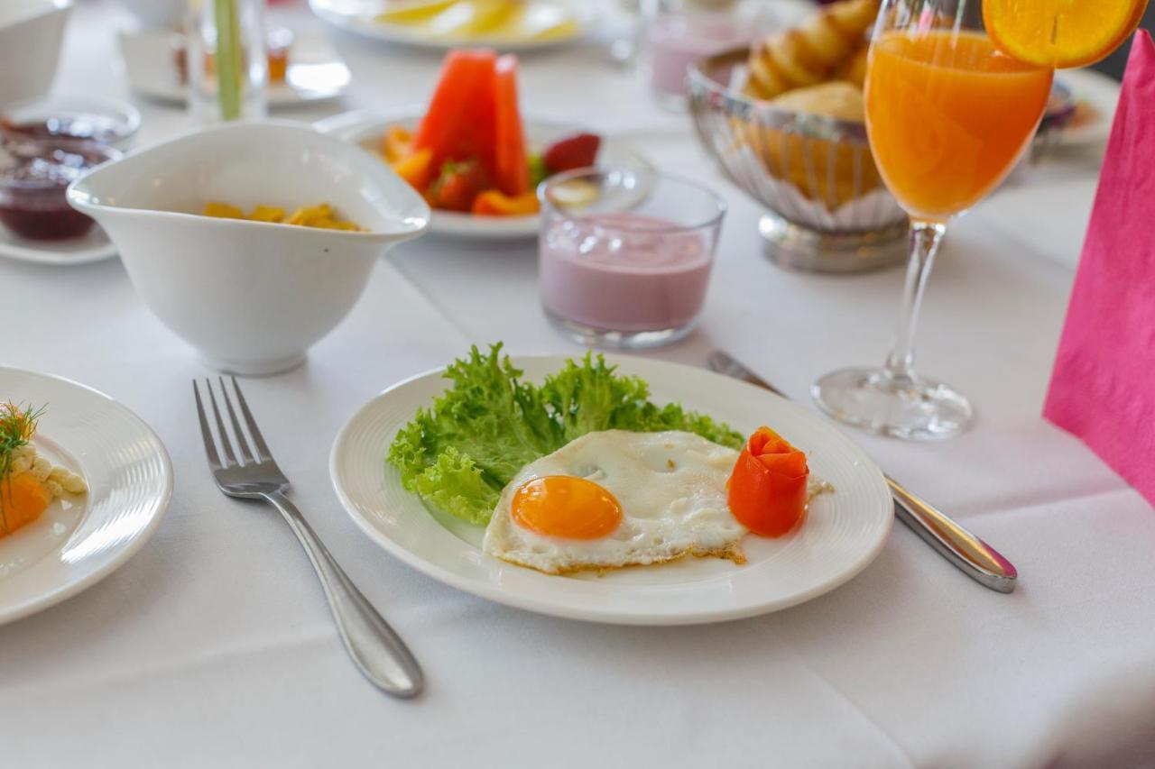 Eden Hotel Бад-Кроцинген Экстерьер фото